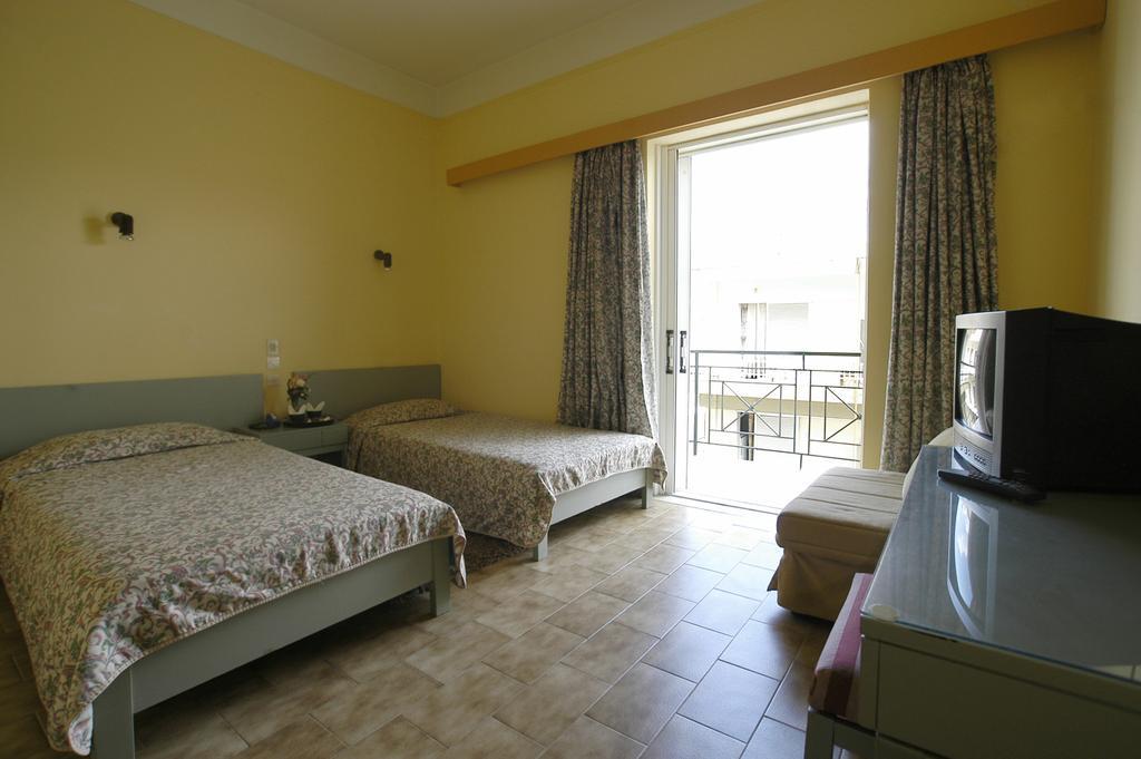 אולימפיה Ilis Hotel מראה חיצוני תמונה